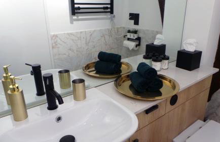 Luxury 1 Bedroom Duplex with Free Parking - Foto 35