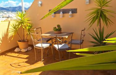 Ático fresco y luminoso con aparcamiento privado - Foto 9