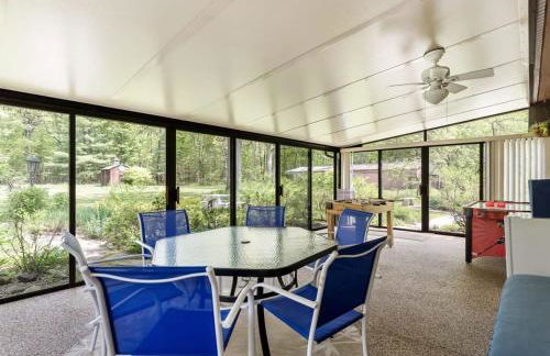 Dog-Friendly Nature Escape with Hot Tub and Fire Pit - Foto 4