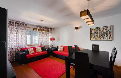 Fully Equipped 3 bed - Parking - Foto 1