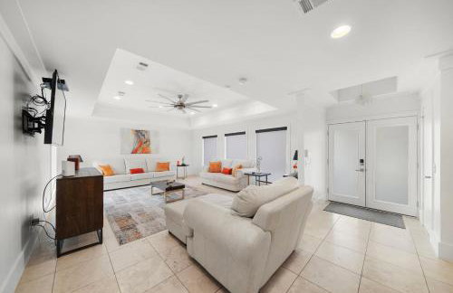 Nr Galleria & Med Center Hot Tub Games WiFi - Foto 9