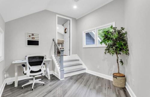 Lakefront, Saltwater Pool, Backyard Oasis, Private Dock, Home Gym - Foto 35