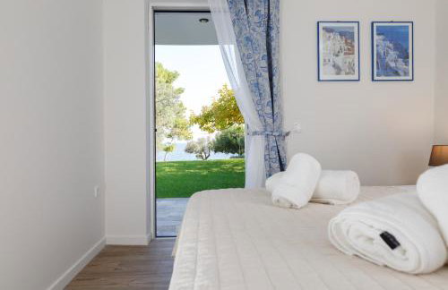 Into The Blue Villa - Photo 34