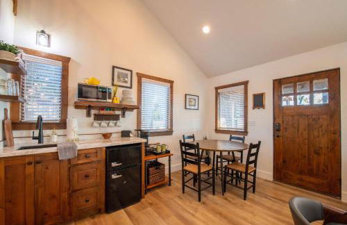 The Goldfinch Cabin 15 MIN to Magnolia Baylor - Foto 26