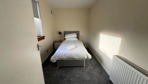 4 Bed House, Glenrothes sleeps 5 - Foto 3