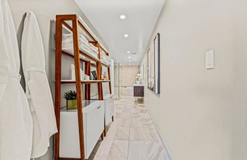 5 bdrm - Heated Indoor Pool - Roof Top Deck - Foto 30