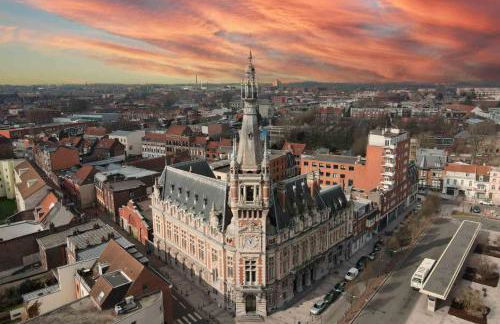 Balnéo privée & cinéma XXL - Logement premium à Tourcoing - Foto 29