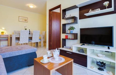 Two-Bedroom Apartment In Porec - Photo 1