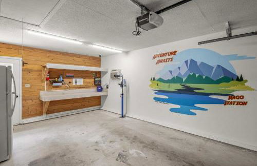 Back-40 Retreat with Hot Tub & Bike Garage - Photo 22