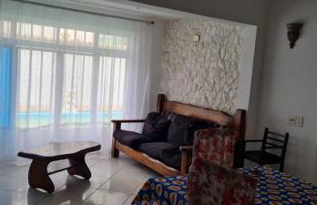 Casa 30 metros da praia com wifi e garagem 6 carros - Photo 15