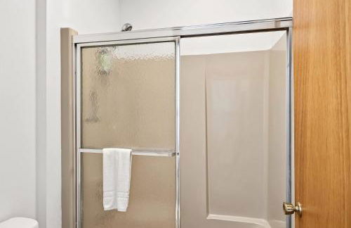 Spacious 6 Bedroom Chalet Near Holiday Valley - Foto 43