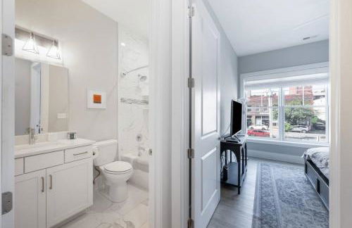 Luxury Downtown Loft - Balcony and Rooftop Bar! - Foto 27