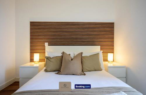 2BR Flat By Paul & Malin Properties Short Lets & Serviced Accommodation Salford - Foto 9