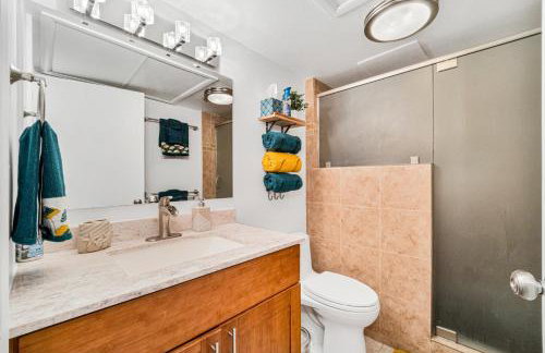 Retro Studio! Pool, Hot Tub, Free Parking & WiFi - Foto 11