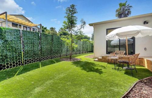 The Quaint Cardiff Hideaway with Pak N Play - Foto 25