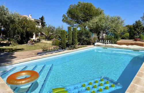 Preciosa villa con vistas al mar y al atardecer y piscina privada - Foto 17