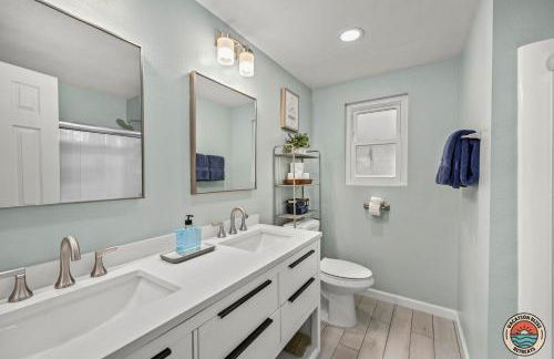 The Splash Society-Pool, Spa, Games, and Vibes - Photo 38