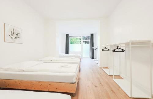 Tolstov Apartments - 3 Room Apartments - Kitchen - Balcony - 5 min to Messe DUS - Foto 16