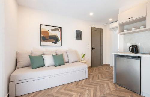 Alysos Luxurious Apartments - Photo 17