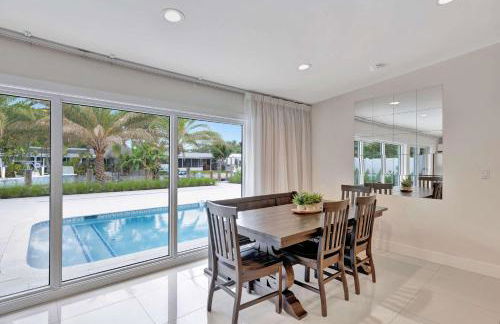 Waterfront Oasis w/ Enclosed Pool! - Foto 25