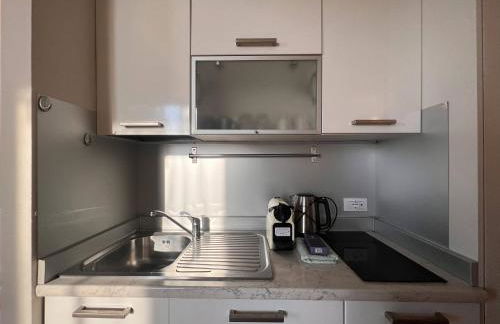 WELCOME RIVIERA - AL CASTELLO-VISTA MARE -ROMANTICO e CENTRALE a 20 METRI DAL MARE-toll parking at 15 euro per day to be booked in advance -subject to availability - Foto 49