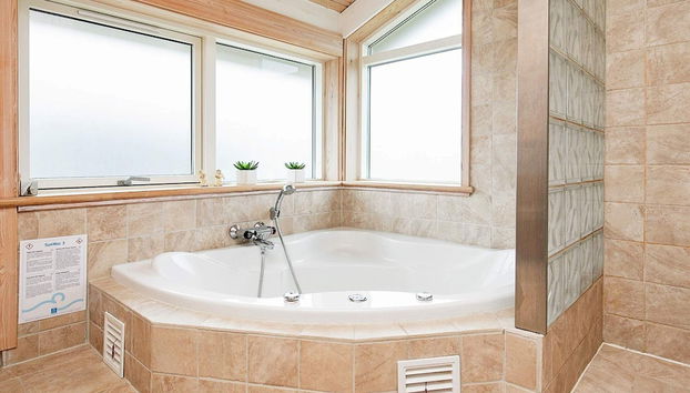 8 Person Holiday Home in Saltum - Foto 4, Tratamientos de spa