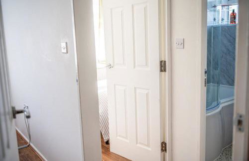 2 Bedroom Apartment Denton, suitable for professionals needing a peaceful work environment - Foto 12