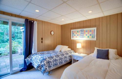 Deck and Grill, Walk to Beaches! Falmouth Retreat - Foto 25