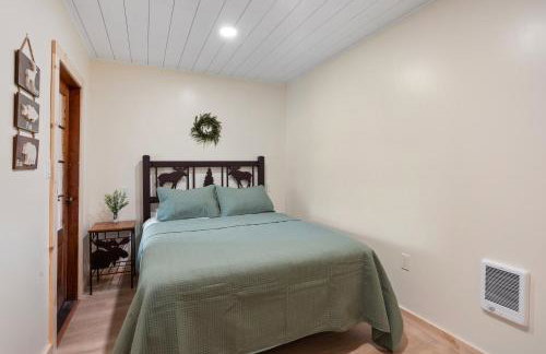 Squam Waterfront 2 bed 2 bath (Suite 3) - Foto 5