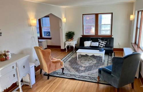 The Parsonage of Marshall-4BR 2BA Entire House - Foto 1