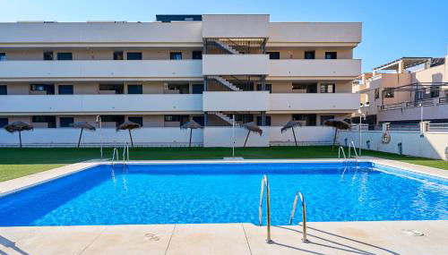 Amplio Ático De 2 Habitaciones - Photo 3