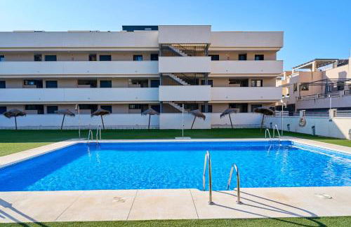 Amplio Ático De 2 Habitaciones - Photo 3