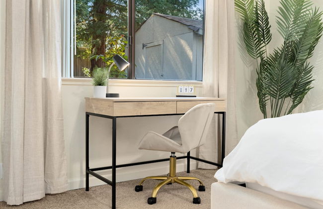 Delightful Home w Fireplace Patio Fire Pit - Foto 13