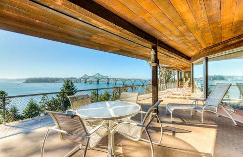 The Bridge and Balcony - Photo 2