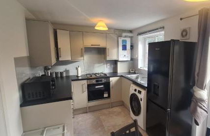 Delightfully decorated cosy two bedroom family home Great transport links to central London - Foto 3