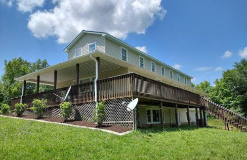 Backwoods Family Getaway! 3 Bedroom house! - Foto 1