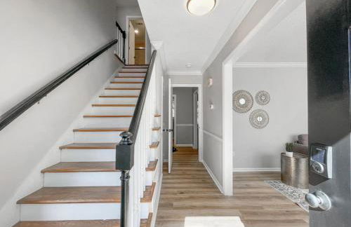 Fenced-In 4 BR 2mi North Hills, Garage, Storage - Foto 13