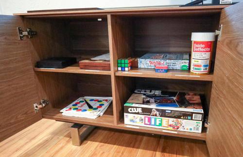 Game Night Downtown - BSU - Slots - Over 100 Games - Foto 49