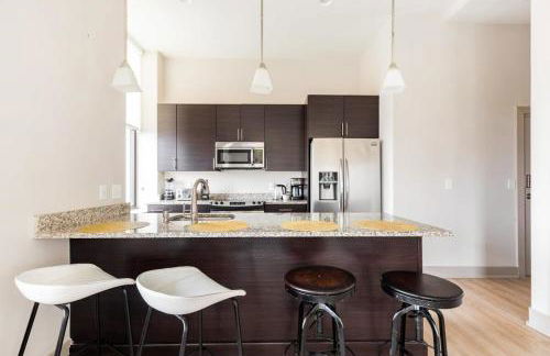 2BR Distinguished Apartment Rooftop Deck & Gym - Foto 6