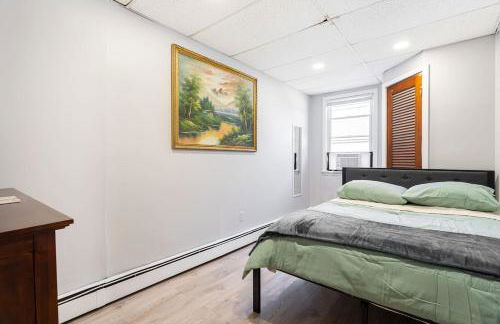 Updated 3BR 2BA Apartment Near NYC Airport - Foto 36