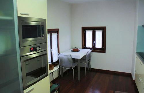 Cosy Farmhouse with private pool and mountain view - Foto 8