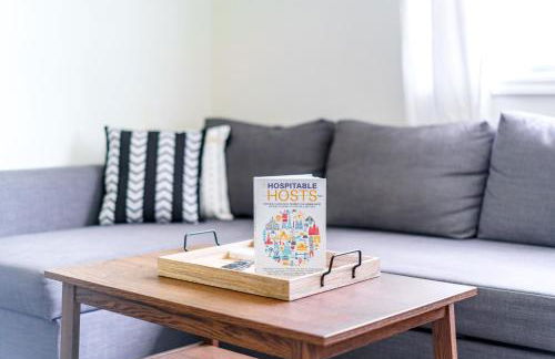 Jungle House Columbus Short North Downtown Free Parking - Steps to Convention Center & Nationwide Arena - 1BR Luxury Home - Sleeps 6 - Over 5,800 Five Star Stays - Foto 20