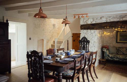 Farmhouse Charm with Modern Style in Pembrokeshire - Foto 31