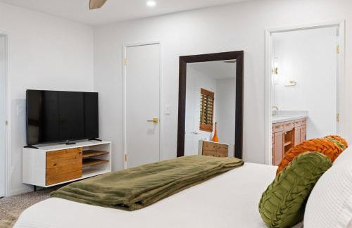 Mid-Mod Hilltop Retreat Views & Local Wildlife - Foto 61