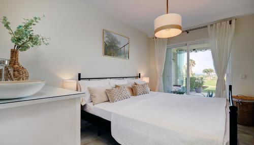 La Cala gorgeous 2 bedroom apartment with stunning gardens, pools and sea views - Photo 2