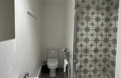 Stylish Caversham Town-House Free Parking & Garden - Photo 21