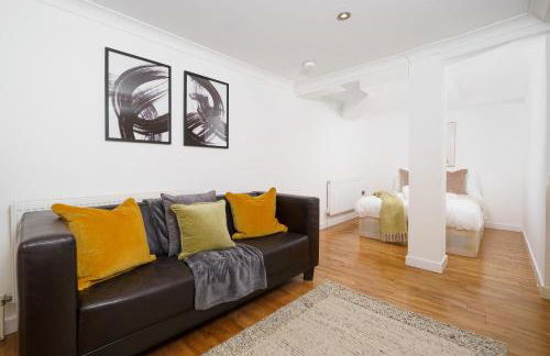 Modern 3BR - Flat Sleeps 8 - Walk to Liverpool St - Foto 18