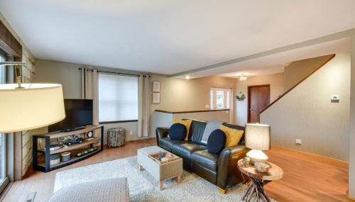 Large Home with Game Room, 4 Mi to Mississippi River - Foto 1