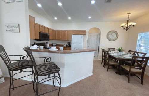 557-Impressive Two Story Private Villa with South Facing Pool 4 Large Bedrooms - Foto 42