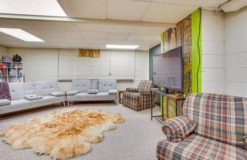 Dalton Retreat w Deck, Fire Pit and 6 Smart TVs - Foto 11